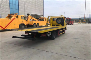 建始非事故拖车